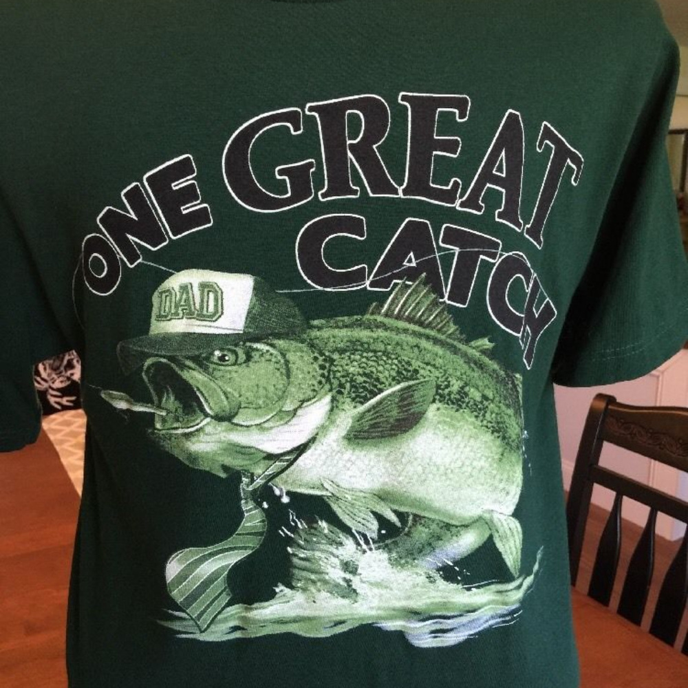 Men's Dad Fishing Graphic T-Shirt Medium
Fathers Day